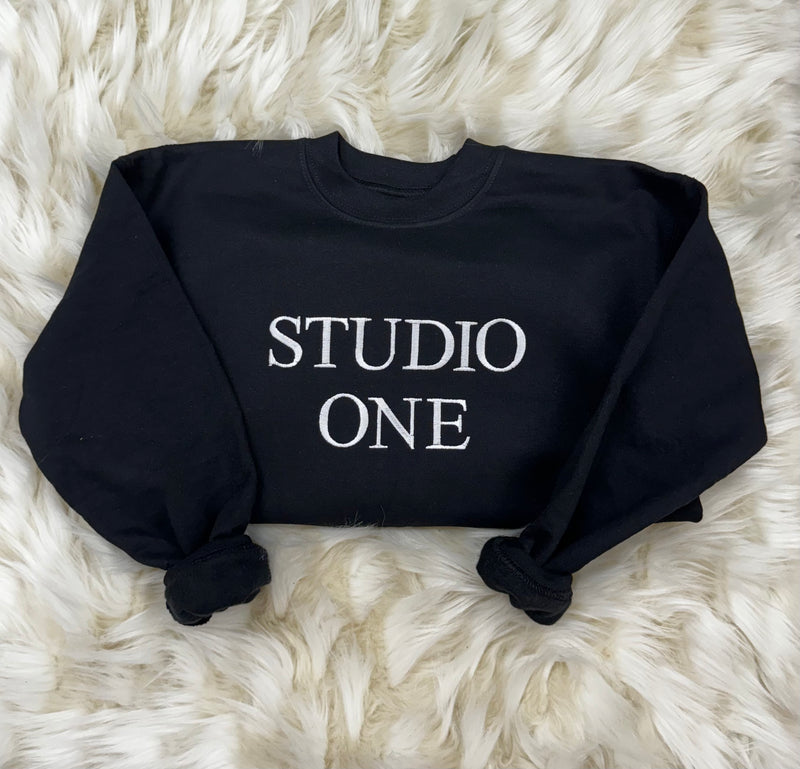 STUDIO ONE Sweatshirt - White Letters